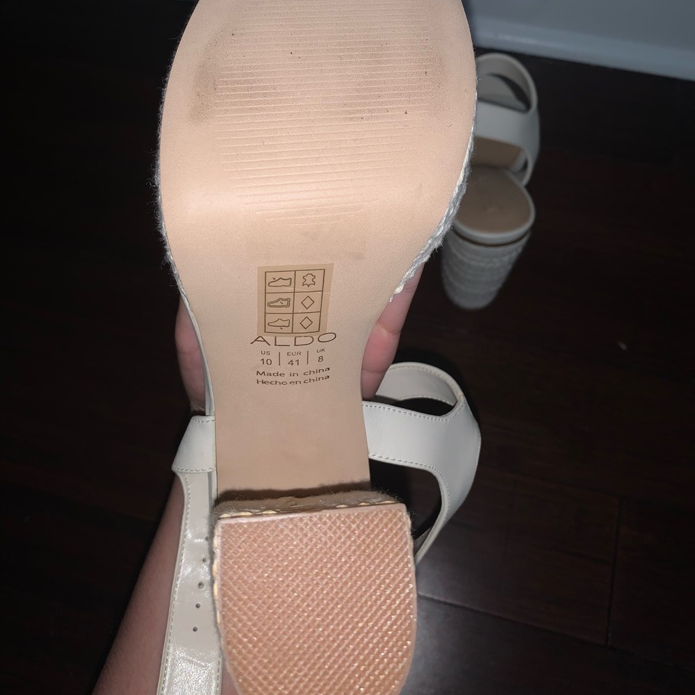 Heels - Picture 4 of 4